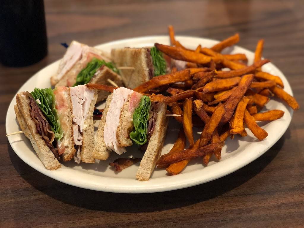 Cindis NY Deli & Restaurant | restaurant | 306 S Houston St, Dallas, TX 75202, USA | 2147444745 OR +1 214-744-4745