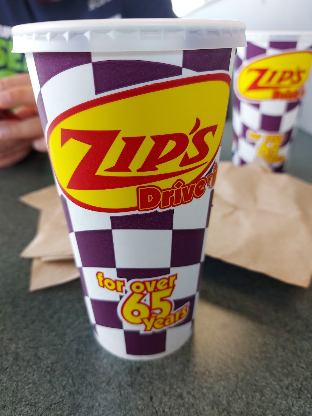Zips Drive-In | restaurant | 3675 N Government Wy, Coeur dAlene, ID 83815, USA | 2086677613 OR +1 208-667-7613