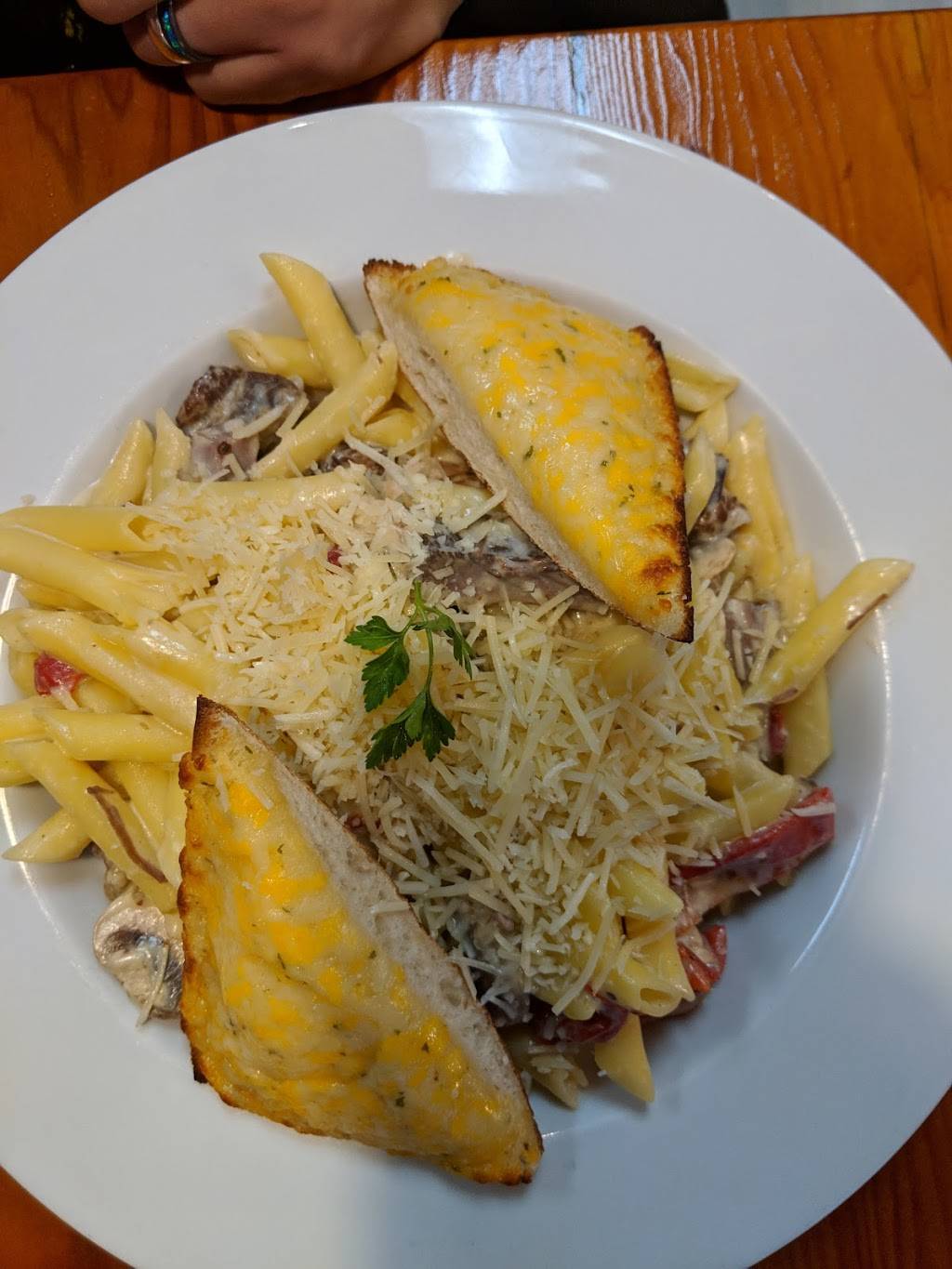 Tianos Restaurant | restaurant | 94-673 Kupuohi St, Waipahu, HI 96797, USA | 8083791160 OR +1 808-379-1160