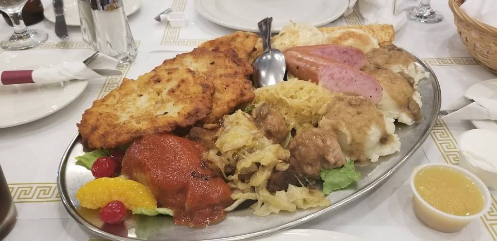 Wawel Royal Castle Polish Bar & Restaurant | restaurant | 2975 E Maple Rd, Troy, MI 48083, USA | 2486893636 OR +1 248-689-3636