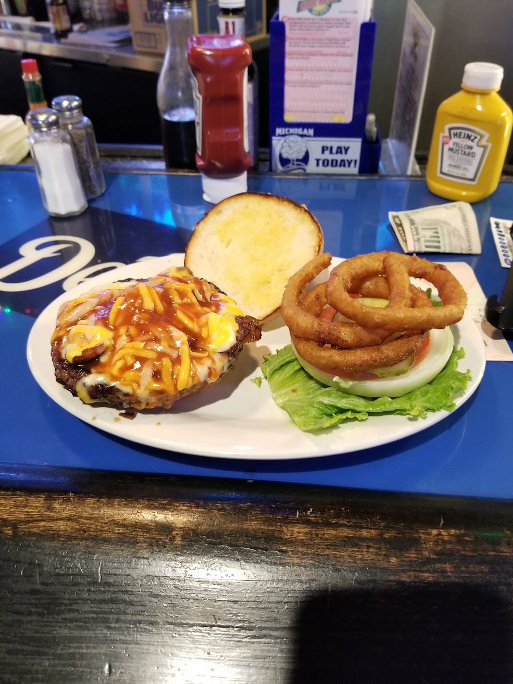 Coachs Corner of Livonia | restaurant | 36000 W Seven Mile Rd, Livonia, MI 48152, USA | 2484731300 OR +1 248-473-1300