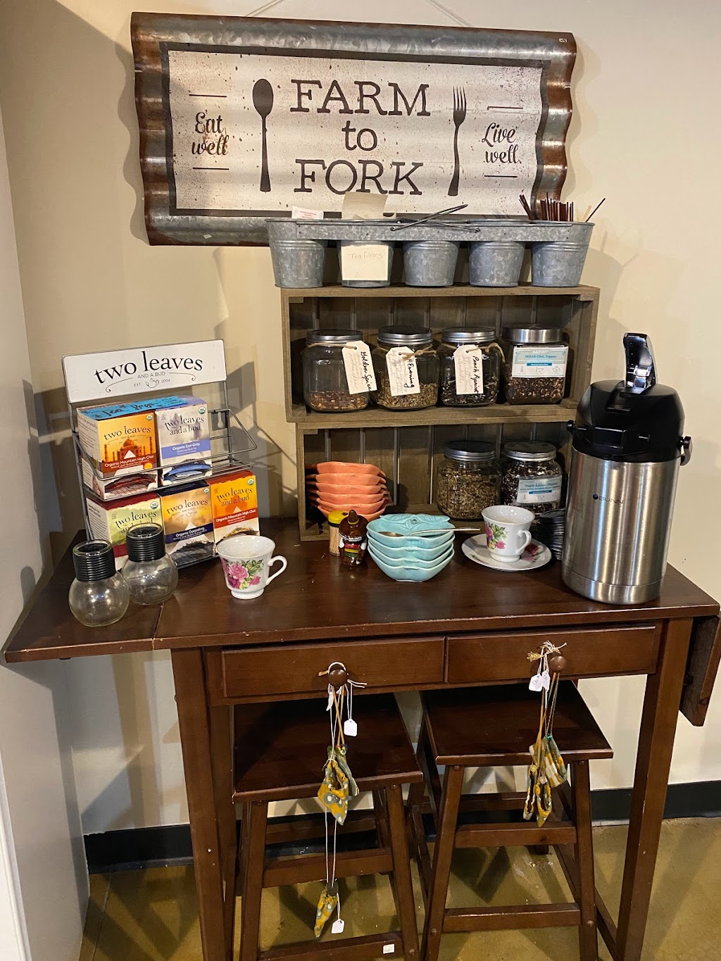 Roots Local Cafe and Catering | restaurant | 55 Main St Suite 111, Newmarket, NH 03857, USA | 6032925118 OR +1 603-292-5118