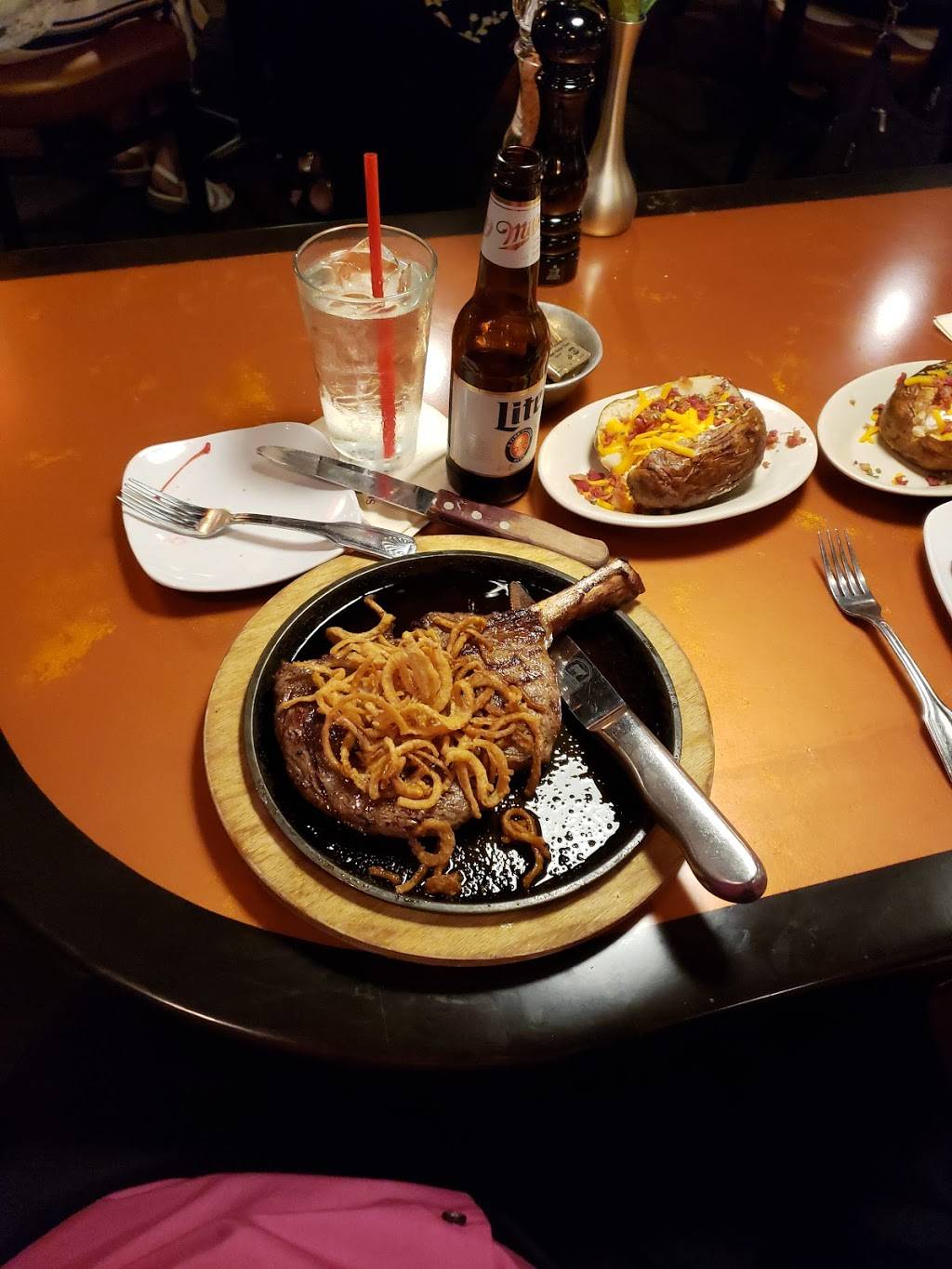 Rosebuds Steak & Seafood House | restaurant | 2215 S Tamiami Trail, Osprey, FL 34229, USA | 9419188771 OR +1 941-918-8771