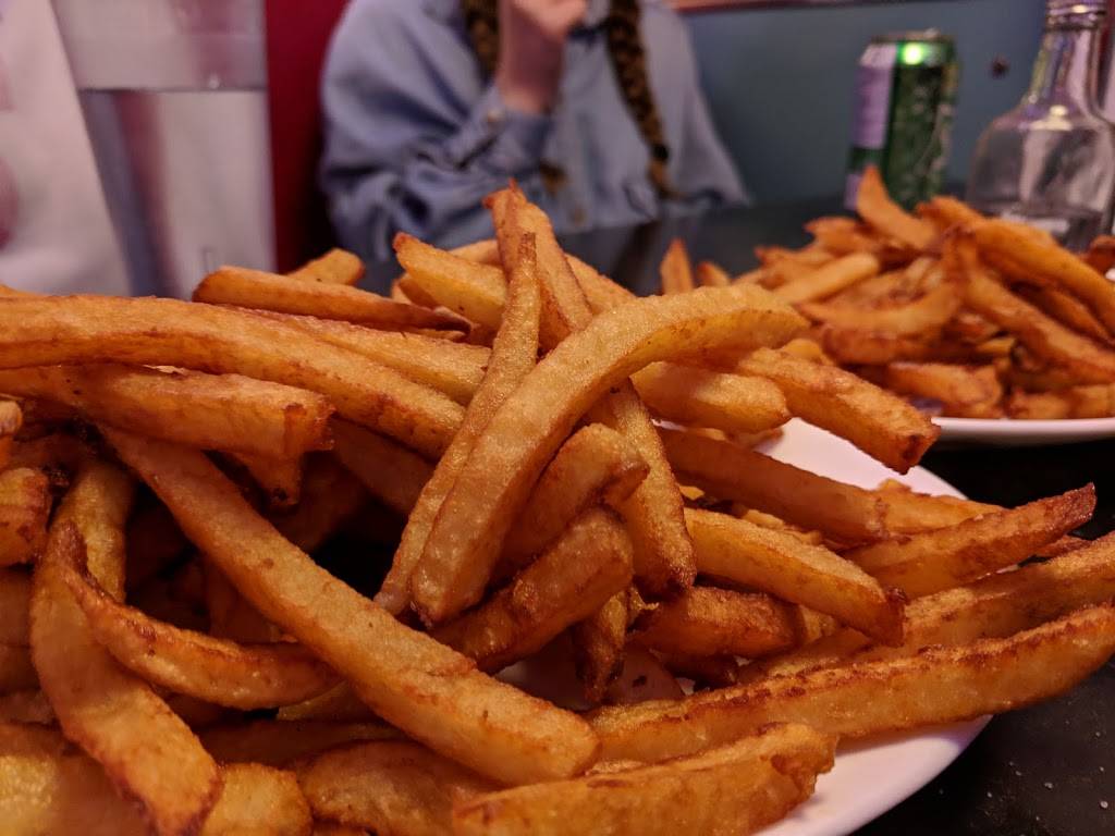 Johnny Restaurant | restaurant | 603 Rue Saint Georges, Saint-Jérôme, QC J7Z 5B7, Canada | 4504361339 OR +1 450-436-1339