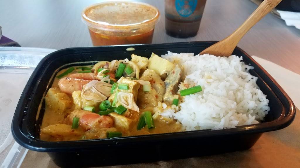 Poompui Thai Food | restaurant | 1927 Southwest 4th Avenue &, SW Hall St, Portland, OR 97201, USA | 9712278677 OR +1 971-227-8677