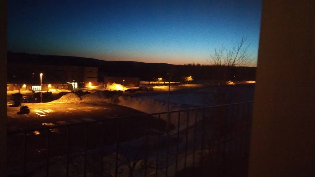 Hotel Motel Le Château | restaurant | 3423 Rue Laval, Lac-Mégantic, QC G6B 1A5, Canada | 8195835117 OR +1 819-583-5117