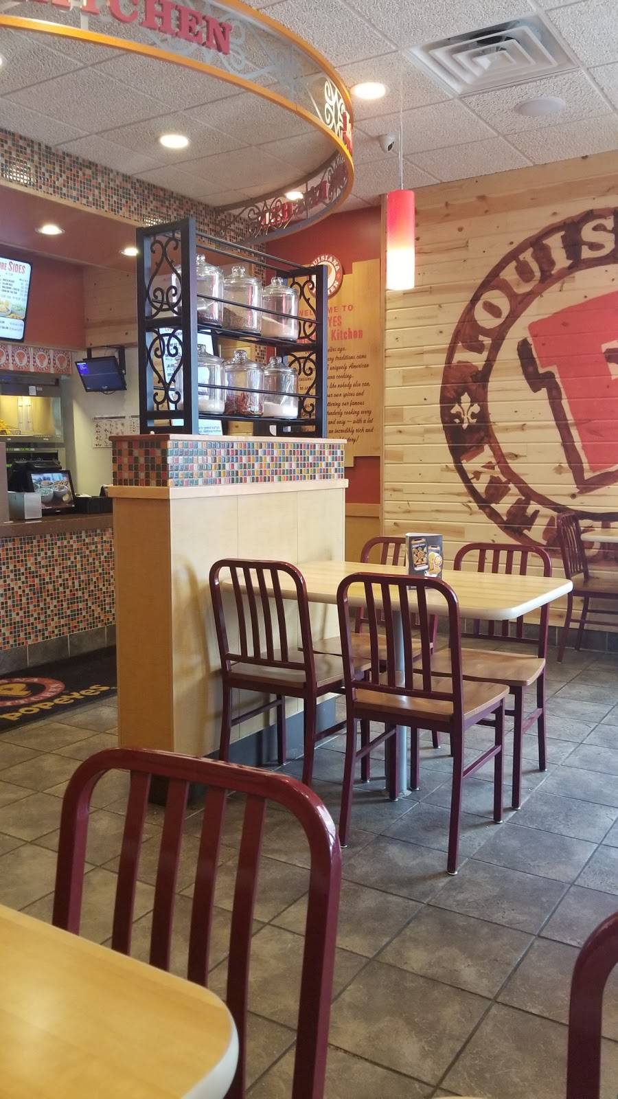 Popeyes Louisiana Kitchen | restaurant | 327 Spring Garden St, Philadelphia, PA 19123, USA | 2672392105 OR +1 267-239-2105