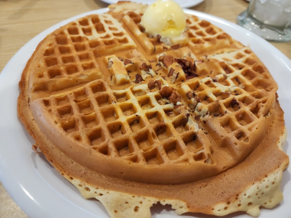 Huddle House | restaurant | 3151 N Bryant Blvd, San Angelo, TX 76903, USA | 3252416937 OR +1 325-241-6937