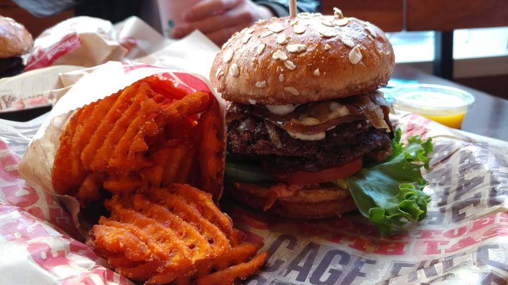 Epic Burger | restaurant | 550 W Adams St, Chicago, IL 60661, USA | 3123820400 OR +1 312-382-0400