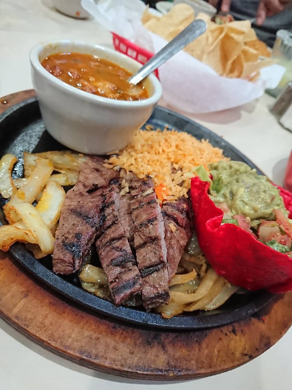 MasFajitas - Taylor | restaurant | 2600 W 2nd St, Taylor, TX 76574, USA | 5123529292 OR +1 512-352-9292