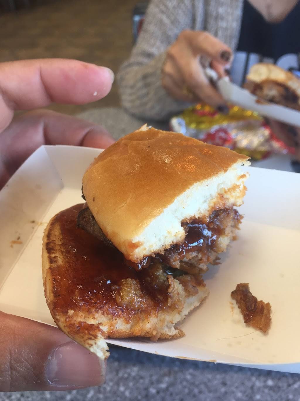 Carls Jr. | restaurant | 3255 Saviers Rd, Oxnard, CA 93033, USA | 8054860328 OR +1 805-486-0328