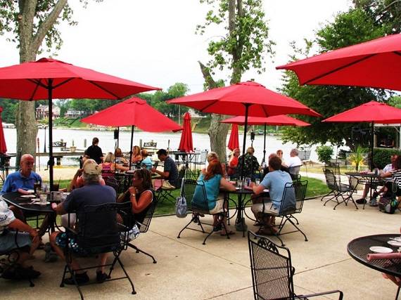 The Waterfront | restaurant | 5713 Beech Ave, Coloma, MI 49038, USA | 2694687777 OR +1 269-468-7777
