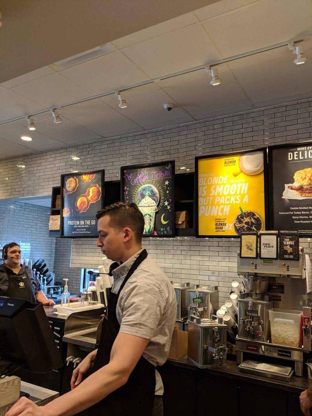 Starbucks | cafe | 893 N Colony Rd A, Wallingford, CT 06492, USA | 2036877883 OR +1 203-687-7883