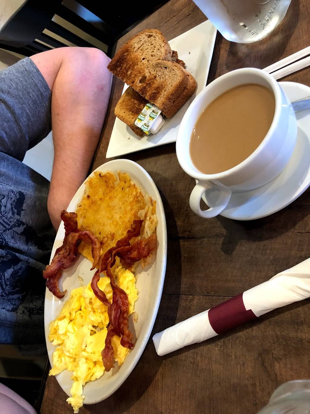 Café de Olla Restaurant | restaurant | 2315 W Victory Blvd a, Burbank, CA 91506, USA | 8185883684 OR +1 818-588-3684