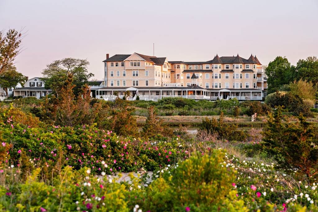 Roxana Bar | restaurant | 131 N Water St, Edgartown, MA 02539, USA | 5086274047 OR +1 508-627-4047