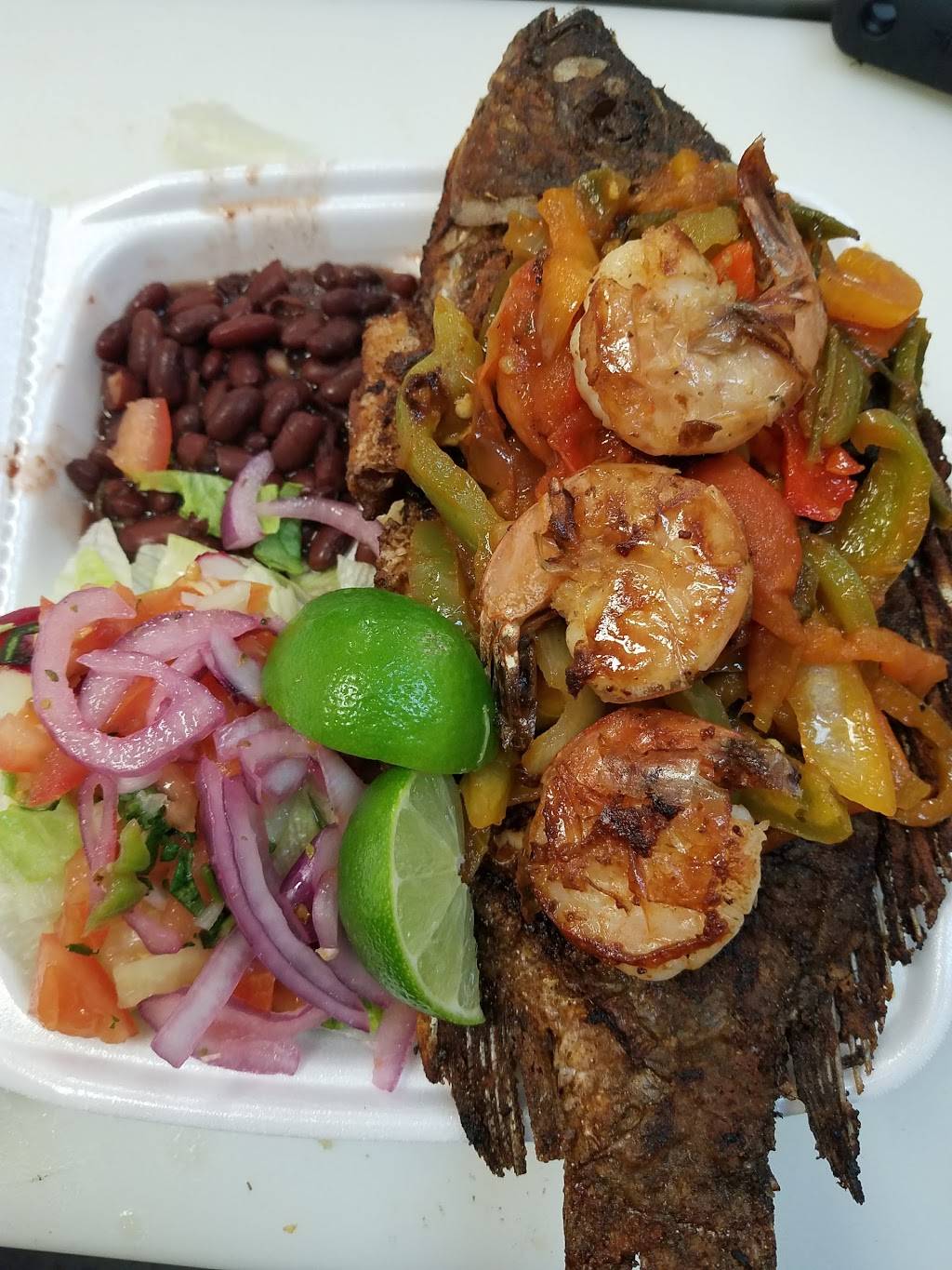 La Bendicion Carry Out | restaurant | 2425 Kenilworth Ave, Hyattsville, MD 20781, USA | 3013276249 OR +1 301-327-6249