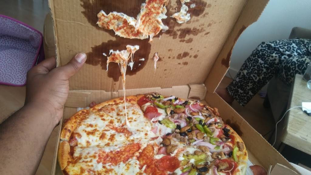 Pizza Hut | meal takeaway | 10639 E Briarwood Ave space b1, Centennial, CO 80112, USA | 3037996566 OR +1 303-799-6566