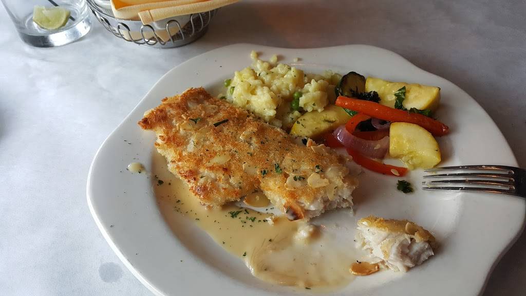 the Fish Restaurant | restaurant | 2983 S State St, Harbor Springs, MI 49740, USA | 2315263969 OR +1 231-526-3969