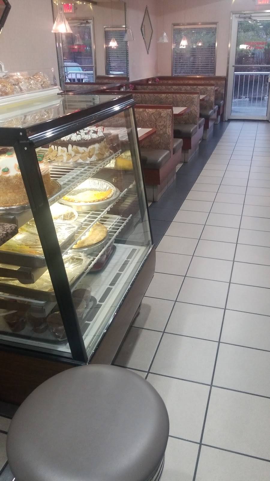 Summit West Diner | restaurant | 324 US-46, Denville, NJ 07834, USA | 9739831818 OR +1 973-983-1818