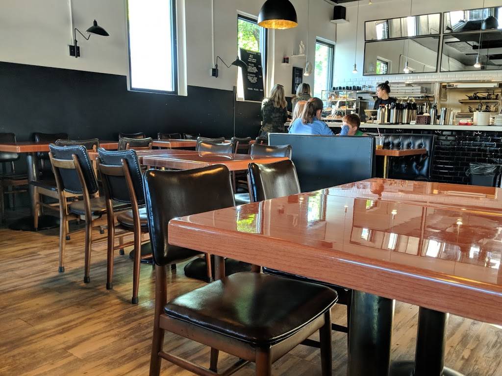 Muccis Italian | restaurant | 786 Randolph Ave, St Paul, MN 55102, USA | 6513302245 OR +1 651-330-2245