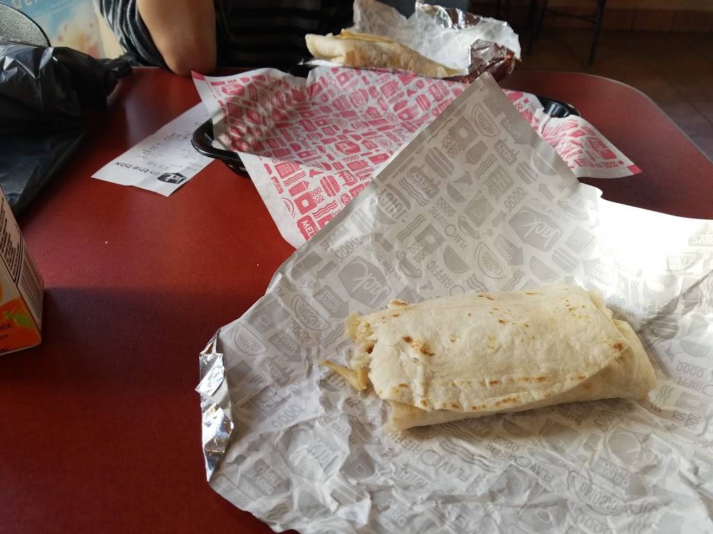 Jack in the Box | restaurant | 40771 Village Dr, Big Bear Lake, CA 92315, USA | 9098666436 OR +1 909-866-6436