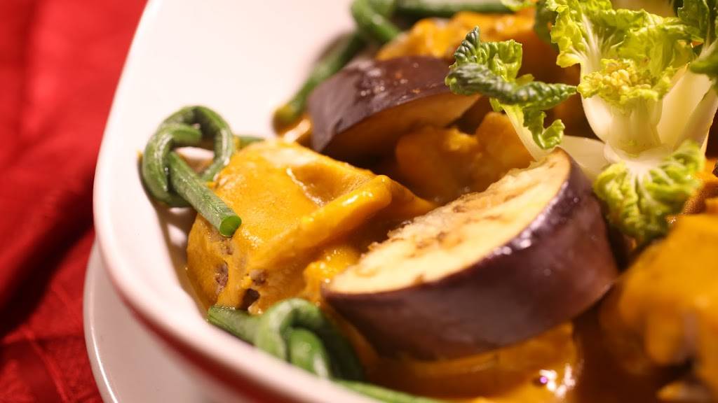 Hapag Pilipino | restaurant | 33 St Francis Square, Daly City, CA 94015, USA | 6507562220 OR +1 650-756-2220