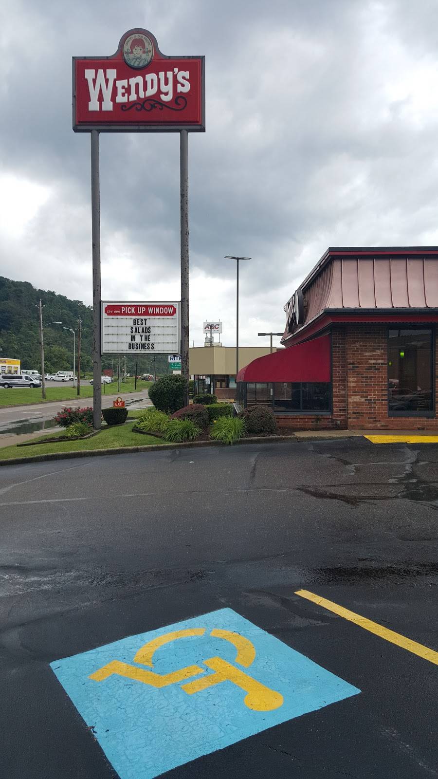 Wendys | restaurant | 205 Marshall St N, Benwood, WV 26031, USA | 3042326144 OR +1 304-232-6144