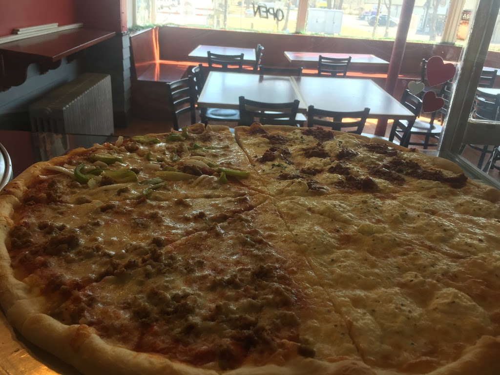JC Pizza | restaurant | 1 Front St, Patterson, NY 12563, USA | 8453196335 OR +1 845-319-6335