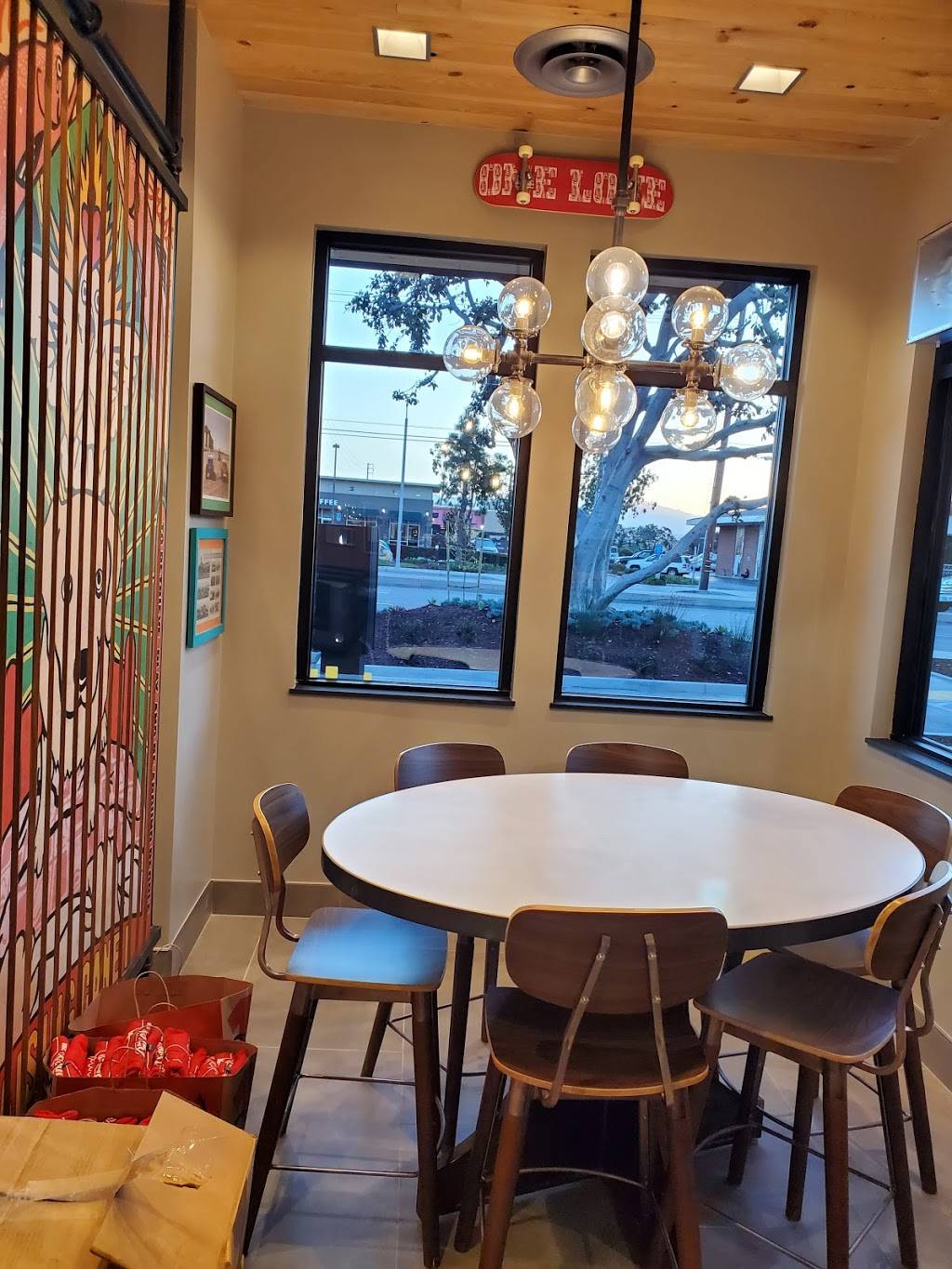 Raising Canes Chicken Fingers | meal takeaway | 2250 17th St, Santa Ana, CA 92701, USA | 7145504621 OR +1 714-550-4621