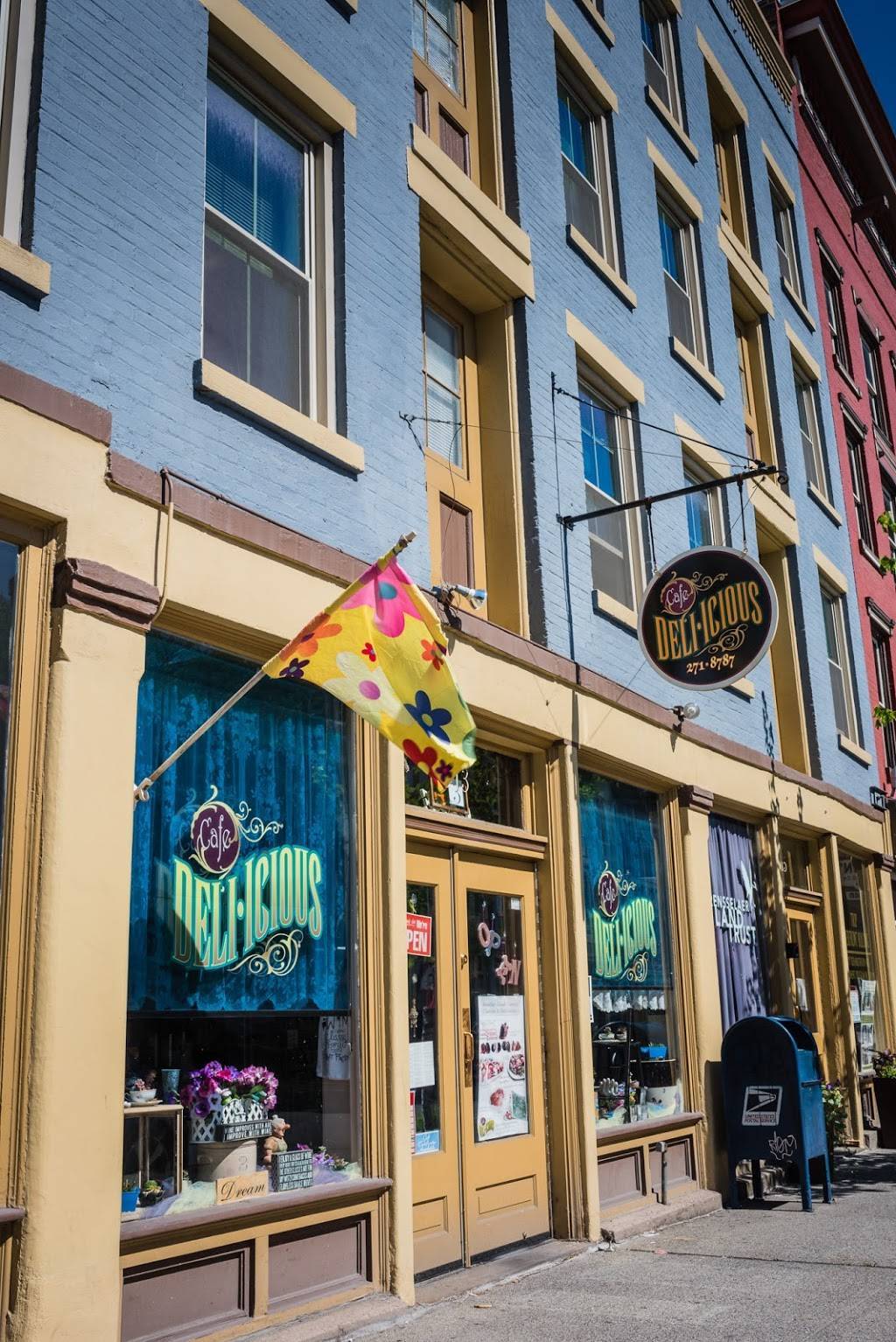 Cafe Deli-icious | restaurant | 413 River St, Troy, NY 12180, USA | 5182718787 OR +1 518-271-8787