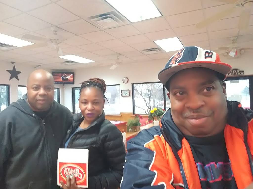 Bushs Chicken | restaurant | 2311 Marketplace Dr, Waco, TX 76704, USA | 2546629947 OR +1 254-662-9947