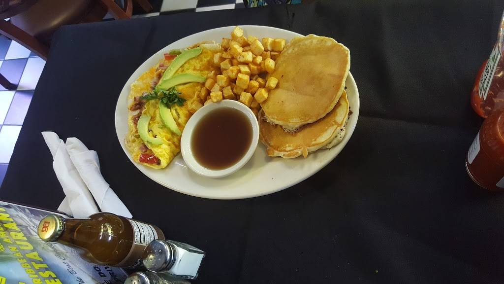 Pineapples Caribbean American Restaurant | restaurant | 5880 Normandy Blvd, Jacksonville, FL 32205, USA | 9045805837 OR +1 904-580-5837