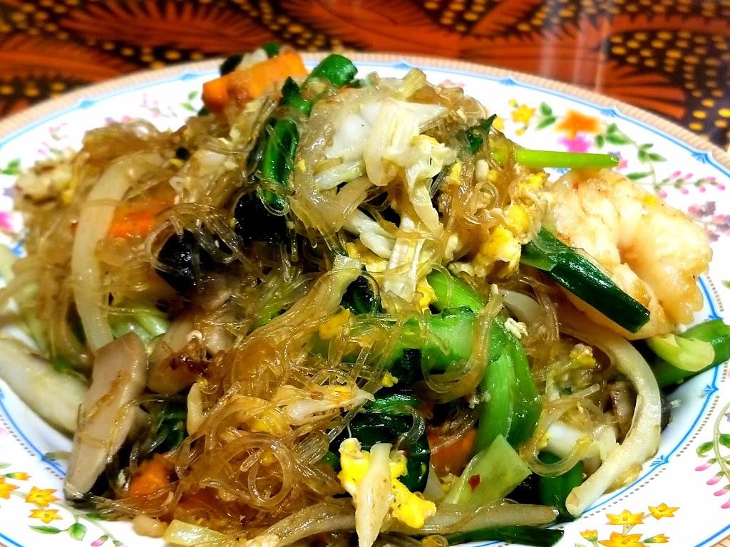 Ghin Khao Eat Rice | restaurant | 2128 W Cermak Rd, Chicago, IL 60608, USA | 7739741428 OR +1 773-974-1428