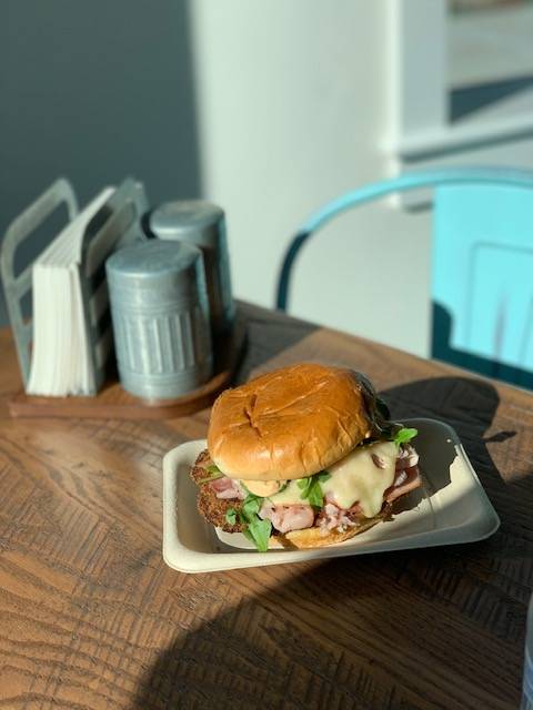 Eat Your Heart Out Cafe & Gourmet Market | restaurant | 587 Main St, Falmouth, MA 02540, USA | 5083887911 OR +1 508-388-7911