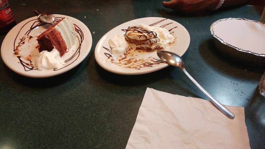 Montfort Mediterranean Grill | restaurant | 796 Brant St, Burlington, ON L7R 2J2, Canada | 9056321232 OR +1 905-632-1232