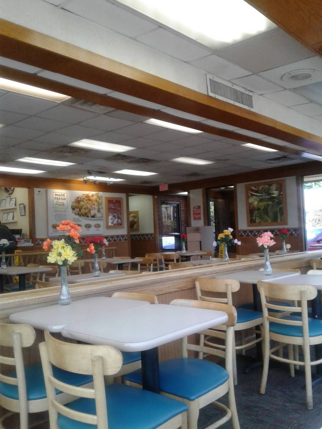 Wendys | restaurant | 2668 Windy Hill Rd SE, Marietta, GA 30067, USA | 7709849766 OR +1 770-984-9766