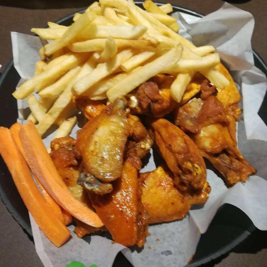 Houligans | restaurant | 1110 W Granada Blvd, Ormond Beach, FL 32174, USA | 3866737878 OR +1 386-673-7878