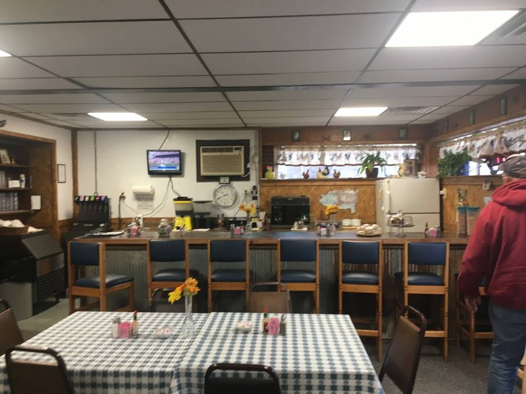 Easton Cafe LLC | restaurant | 319 W Riley St, Easton, KS 66020, USA | 9137735424 OR +1 913-773-5424