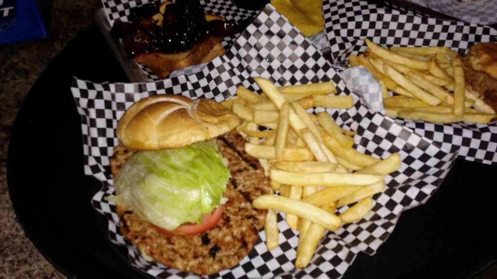 Lynns BBQ | restaurant | 1151 E Iowa St, Eldridge, IA 52748, USA | 5632859118 OR +1 563-285-9118