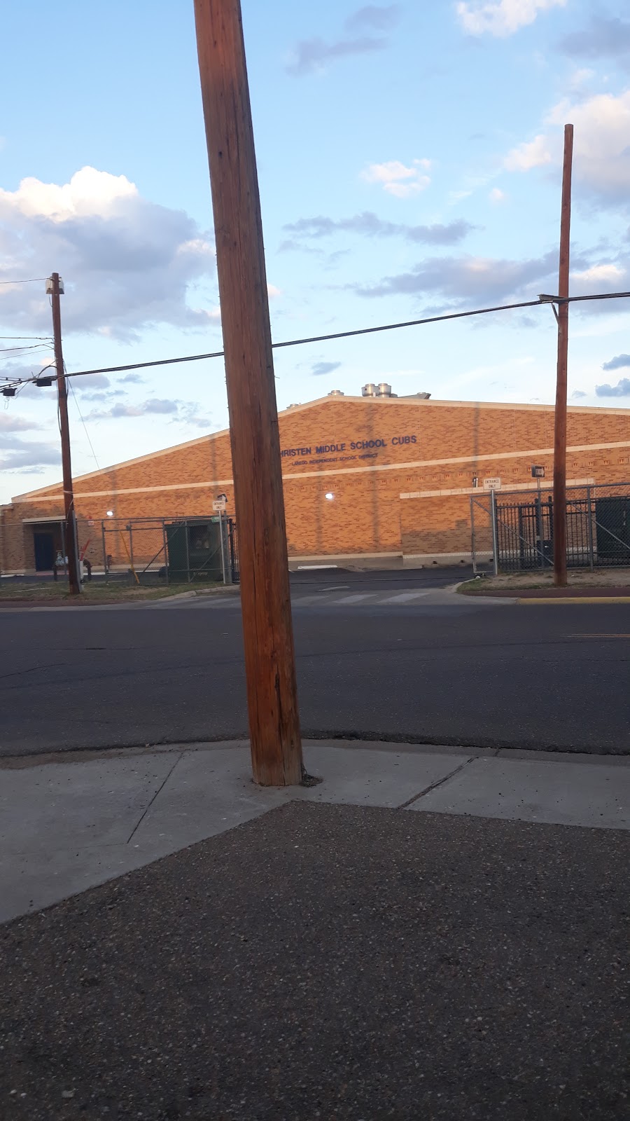 Little Caesars Pizza | meal delivery | 2020 Santa Maria Ave, Laredo, TX 78040, USA | 9567228662 OR +1 956-722-8662