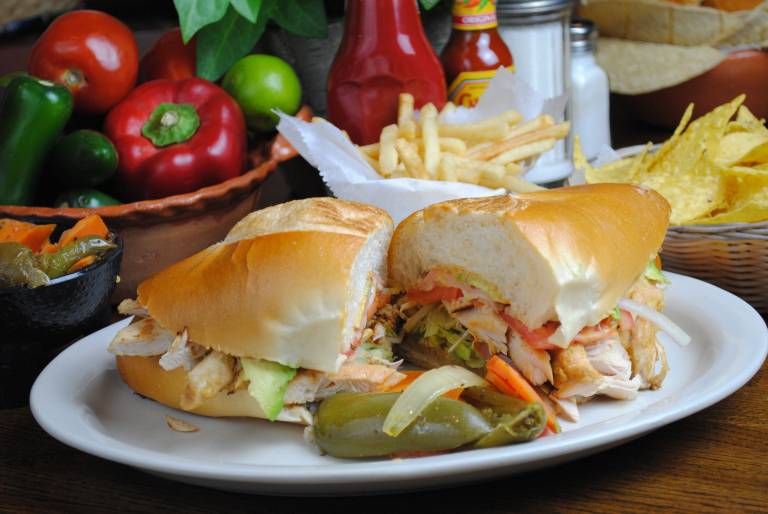 Doña Torta Mexican Restaurant | restaurant | 3331 W 26th St, Chicago, IL 60623, USA | 7732570000 OR +1 773-257-0000