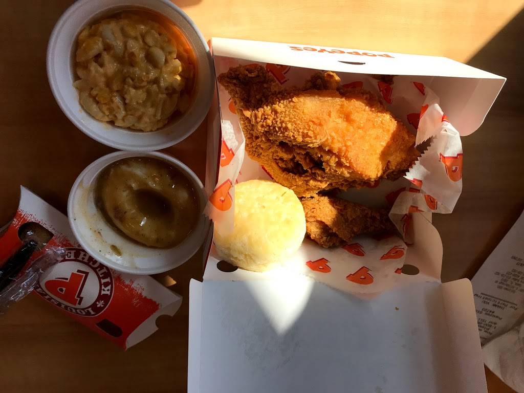 Popeyes Louisiana Kitchen | restaurant | 2201 E Hillsborough Ave, Tampa, FL 33610, USA | 8132391922 OR +1 813-239-1922