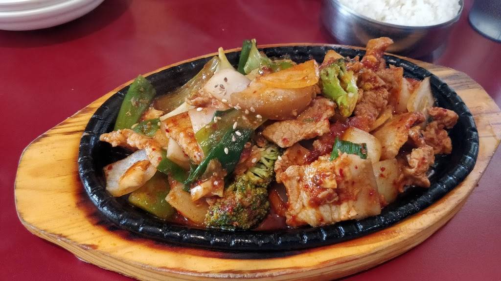 The Famous Owl of Minerva | restaurant | 1177 23A, Central Pkwy W #23A, Mississauga, ON L5C 2T1, Canada | 9052737275 OR +1 905-273-7275