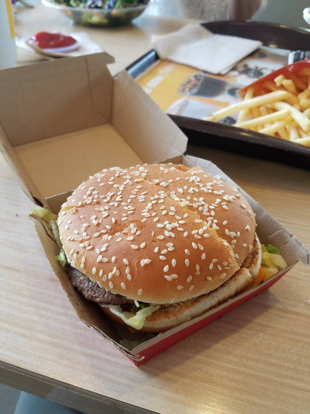 McDonalds | cafe | 4840 N Hamilton Rd, Columbus, OH 43230, USA | 6148554840 OR +1 614-855-4840