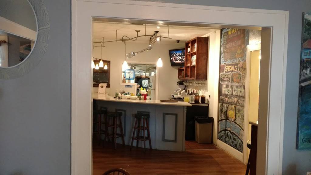 Backfin Blue Cafe | restaurant | 2913 Beach Blvd S, Gulfport, FL 33707, USA | 7273432583 OR +1 727-343-2583