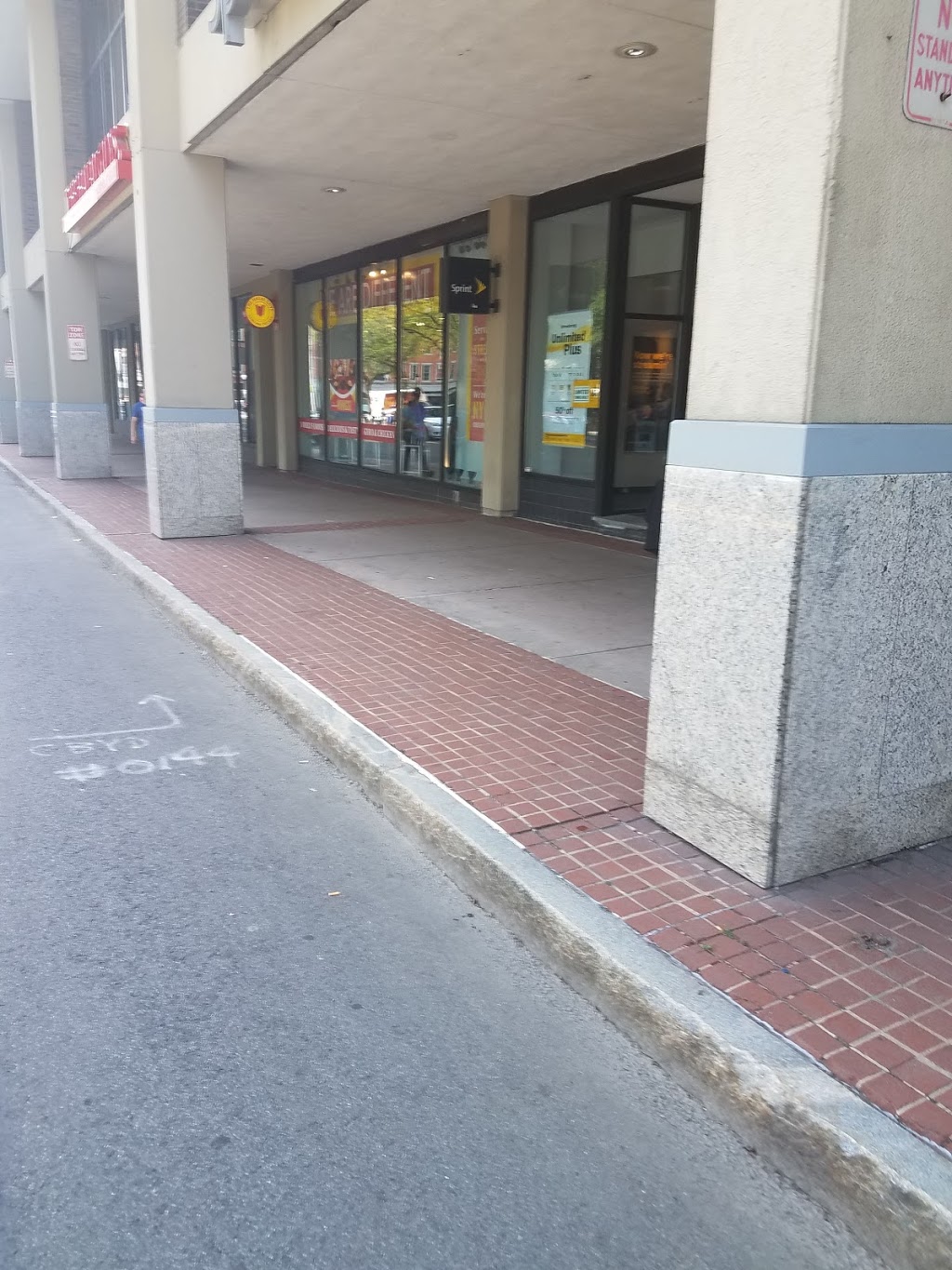 The Halal Guys | restaurant | 906 Chapel St, New Haven, CT 06510, USA | 2036915166 OR +1 203-691-5166