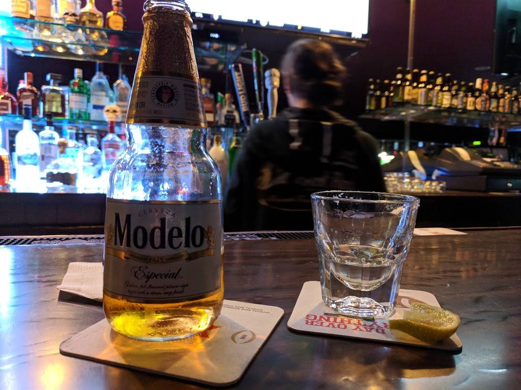 The Den | restaurant | 11437 Hawthorne Blvd, Hawthorne, CA 90250, USA | 3106441416 OR +1 310-644-1416