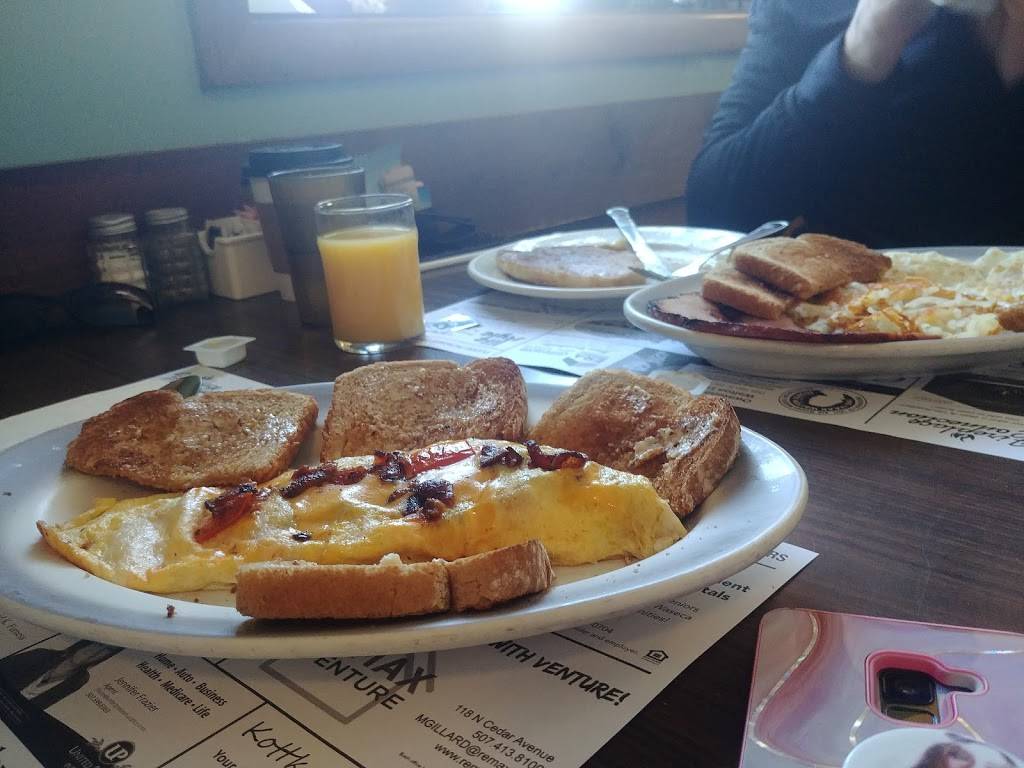 The Kitchen | restaurant | 329 N Cedar Ave, Owatonna, MN 55060, USA | 5074519991 OR +1 507-451-9991