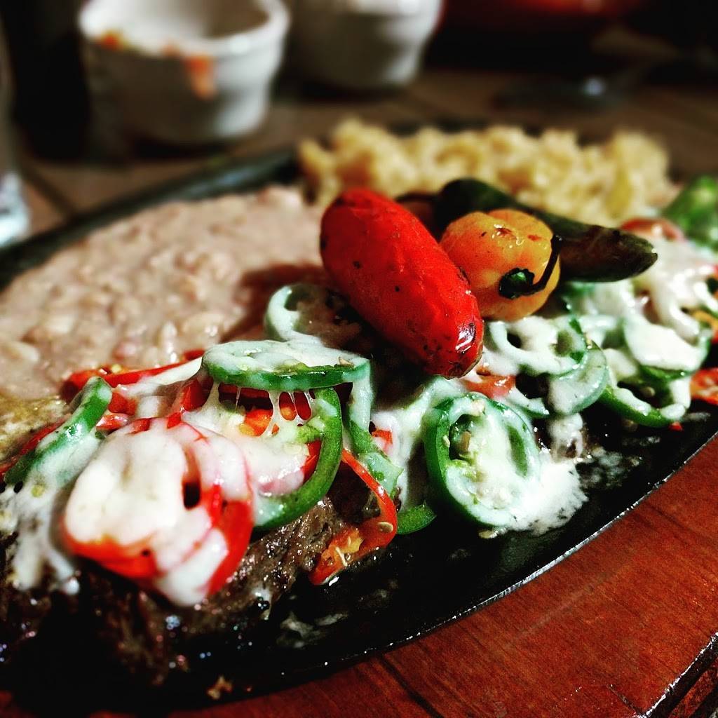 Lupe Tortilla | restaurant | 9313 Katy Fwy A, Houston, TX 77024, USA | 7134916165 OR +1 713-491-6165