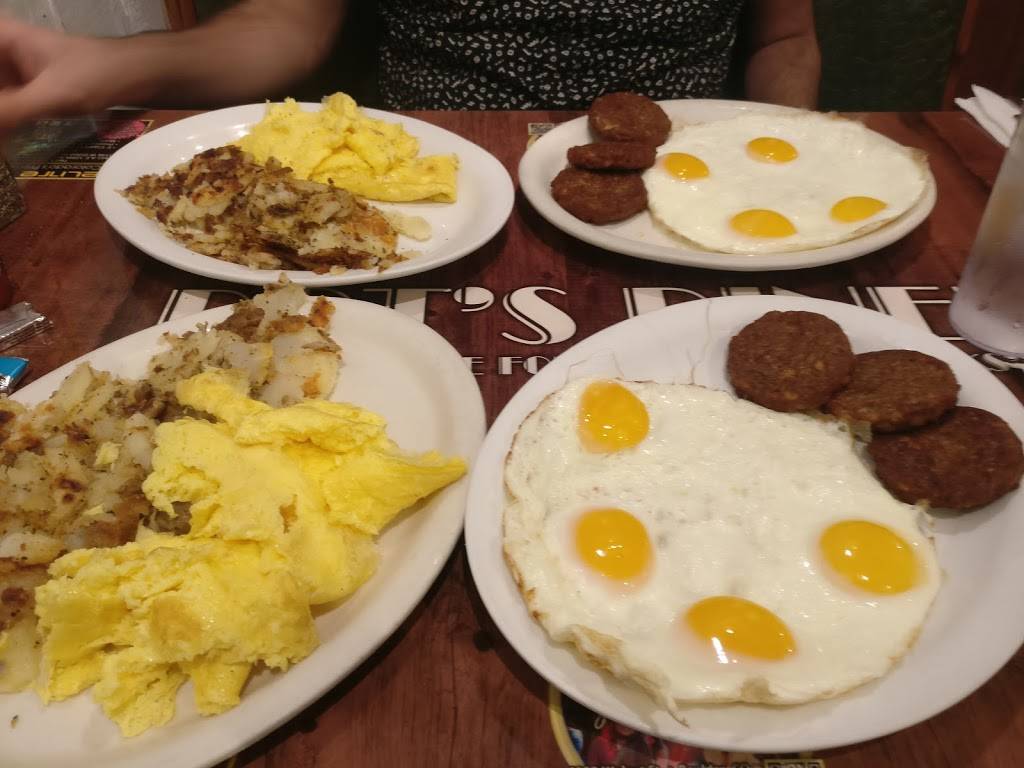 Dots Diner On the Hill | restaurant | 1333 Broadway, Boulder, CO 80302, USA | 3034479184 OR +1 303-447-9184